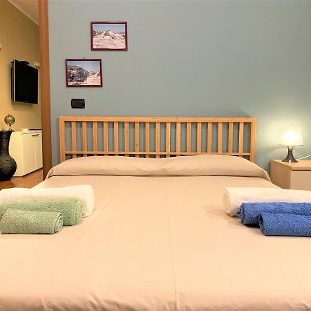 Casa Vacanze Eden Aci Castello Zewnętrze zdjęcie
