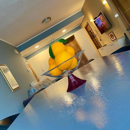 Casa Vacanze Eden Aci Castello Zewnętrze zdjęcie