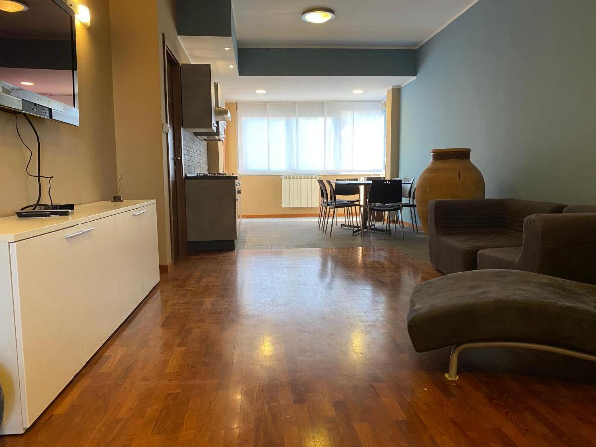 Casa Vacanze Eden Aci Castello Zewnętrze zdjęcie