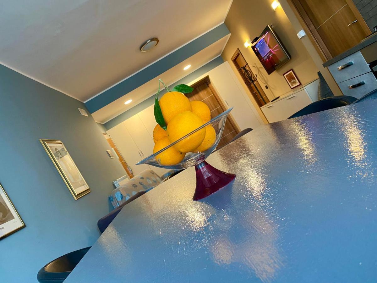 Casa Vacanze Eden Aci Castello Zewnętrze zdjęcie